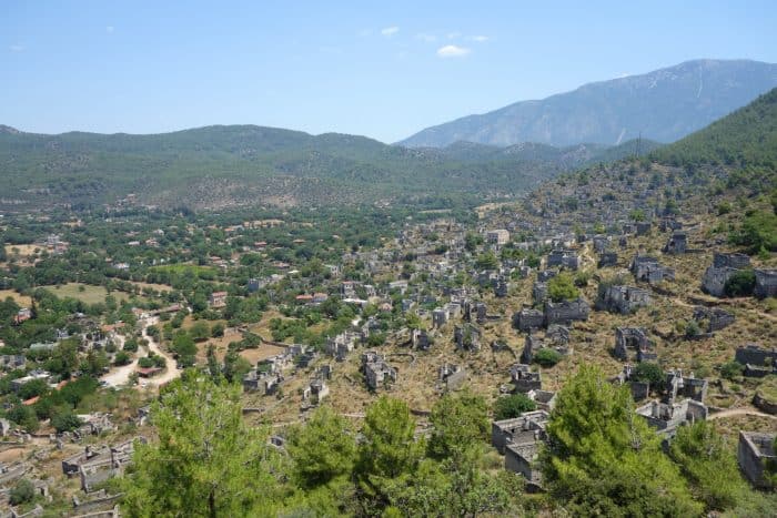 A guide to the Fethiye region of Turkey: Oludeniz, Hisaronu, Kaya. A beautiful, historic paradise, hiking, paraglide, things to do, Dalaman, holiday, views, sea, boat trip, Saklikent, butterfly valley, faralya, Turkiye, Cabak, 