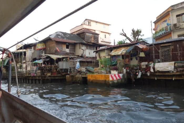 Bangkok backpacking, A quiet day at the hostel that ended in us applying for a vietnamese Visa, seeing the Amazing temples on the canal boats and getting a traditional Thai Tattoo on Khao San Road: Another crazy day backpacking in Bangkok, khao San Road, Traditional Thai tattoo, Sak Yant, visa, vietnam, canal, temples, reclining buddha, backpacking, travelling, traveling, crazy, mi vida loca, 