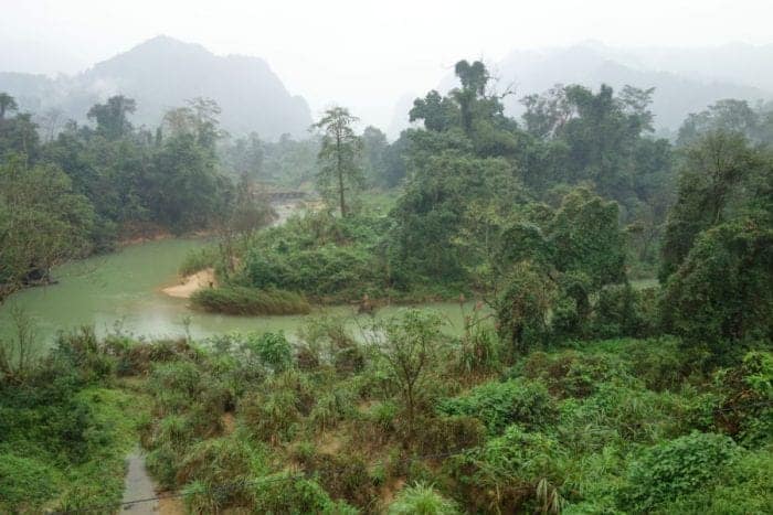 Riding around the amazing Phong Nha National Park: Exploring the worlds largest caves and the jungle lined Ho Chi Minh Trail. Phong Nha Ke Bang, Motorbike, Ho Chi Minh trail, Khe San, how to ride to Phong Nha, should I take extra petrol in vietnam on a motorbike, scooter, villages, trails, Can I get from Hue to Phong Nha, Hue, Riding, Route, Caves, Dark Cave, Hang En, Paradise cave, expensive, tours, Biggest cave in the world, Son Doong