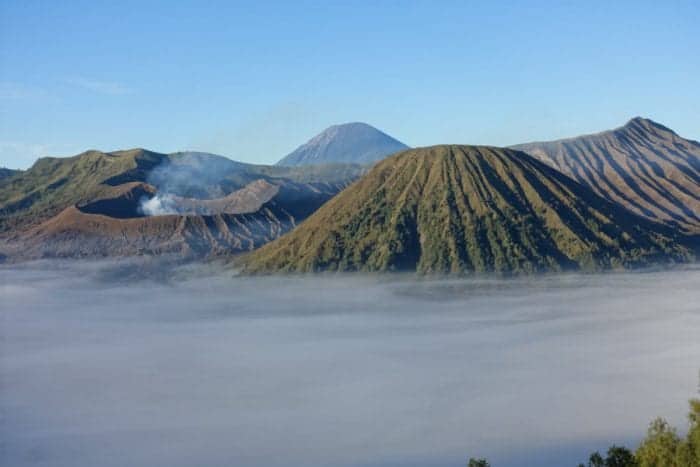 The mesmerizing trek up volcano Mt Bromo including a 16hr bus and a 2.30am wake up call, Indonesia, Mount Bromo tour, Mt Bromo, Volcano, Mt Bromo without a tour, How to do Mt Bromo, Yogyakarta, Probelingo, Jeep, car, train, bus, minibus, transport, Village, Cemoro Lawang, scam, active volcano, lava, hike, trek, adventure, smoke, viewpoint, king kong, 