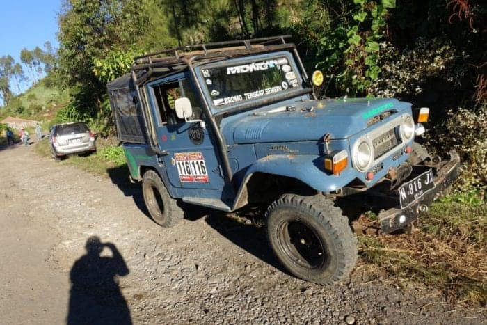 The mesmerizing trek up volcano Mt Bromo including a 16hr bus and a 2.30am wake up call, Indonesia, Mount Bromo tour, Mt Bromo, Volcano, Mt Bromo without a tour, How to do Mt Bromo, Yogyakarta, Probelingo, Jeep, car, train, bus, minibus, transport, Village, Cemoro Lawang, scam, active volcano, lava, hike, trek, adventure, smoke, viewpoint, king kong, 