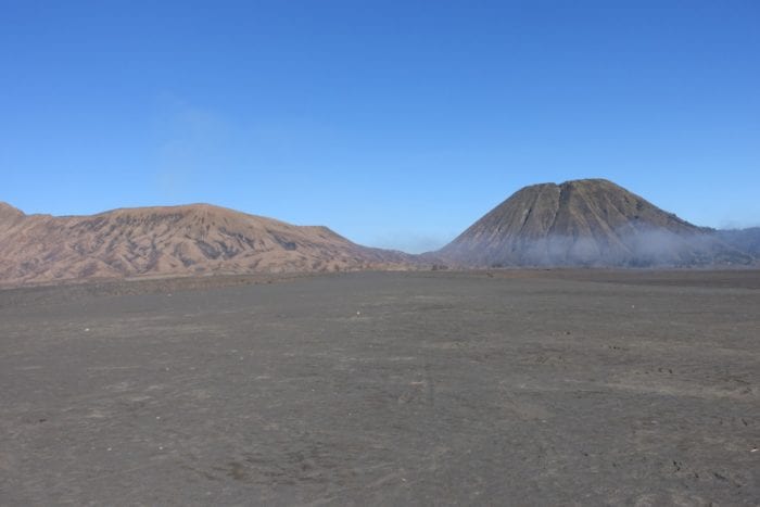 The mesmerizing trek up volcano Mt Bromo including a 16hr bus and a 2.30am wake up call, Indonesia, Mount Bromo tour, Mt Bromo, Volcano, Mt Bromo without a tour, How to do Mt Bromo, Yogyakarta, Probelingo, Jeep, car, train, bus, minibus, transport, Village, Cemoro Lawang, scam, active volcano, lava, hike, trek, adventure, smoke, viewpoint, king kong, 