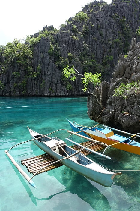 A guide to the isolated island of Coron and its many beautiful islands, Lagoons, wrecks and beaches, Philippine, El Nido, Palawan, Beaches, Sea, Sun, Sand, Vacation, Holiday, Thailand, South East Asia, Alternative to Thailand, Karst, Ha Long bay, Turquoise sea, SCUBA, Wreck Dive, Snorkel, Tours, Trips, boat trip, Boat tour, Swimming in the sea, Coral , Sealife, Marine life, Traditional Filipino boat, Kayangan Lake, Twin Lagoon, Barracuda lake, Banol Beach, CYC Beach, Siete Pecados Marine Park, Clown Fish, Nemo, Skeleton Wreck, Mt Tapyas, Hike, Things to do in Coron, What to do in Coron, Boat trips in Coron, mountain, coron palawan philippines, Coron tour packages, Coron Island, Coron Philippines, 