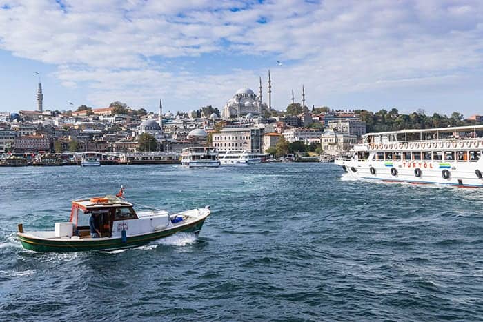 alternatives things to do in Istanbul, other mosques to see in Istanbul, alternatives to the blue mosque, suleymaniye blue mosque, Better than the blue Mosque, Blue Mosque vs Suleymaniye Mosque, other mosques to see in Istanbul, The Most Beautiful Mosques In Istanbul, best mosque in Istanbul, largest mosque in istanbul, Free things to do in Istanbul, Best places to visit in istanbul, Avoid crowds in Istanbul, underrated places in Istanbul, best kept secrets istanbul, secret things to do in Istanbul, Cool things to do in Istanbul, Istanbul travel guide, Unusual things to do in Istanbul istanbul, turkey, turkiye, Places to visit in turkey, Best things to do in Istanbul, Places to visit in istanbul, istanbul sightseeing, best places to visit in istanbul, best place to stay in istanbul, istanbul tourist attractions, where to go in istanbul, activities in istanbul, top things to do in istanbul, city on two continents, best places in Turkey, best mosques in the world, islam, islamic architecture, Constantinople, Istanbul history, wooden houses Istanbul, alternative neighbourhoods Istanbul, ottoman architecture, street photography Istanbul, photo journalism Istanbul, largest mosques in the world, oldest mosques in the world, 