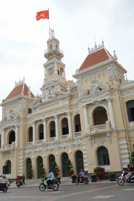 things to do in Ho Chi Minh City, Saigon, things to see, war, war remnants, independence palace, statue, notre dame cathedral, tank, tunnels, helicopter, vietnam, north vietnam, American army, fall of Saigon, motorbikes, scooters, off the beaten track, off the beaten path, different things to see, propaganda, hammer and sickle, 