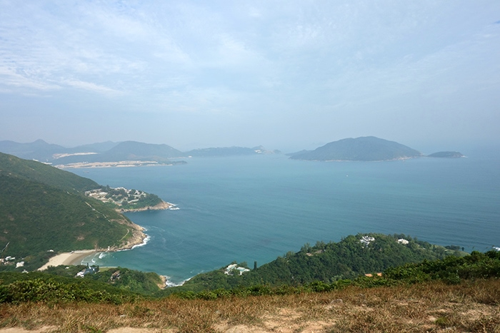 The view over big wave beach on Hong kong island, Backpacking in Hong Kong for backpackers, Backpackers guide to Hong Kong, Hong Kong on a budget trip 