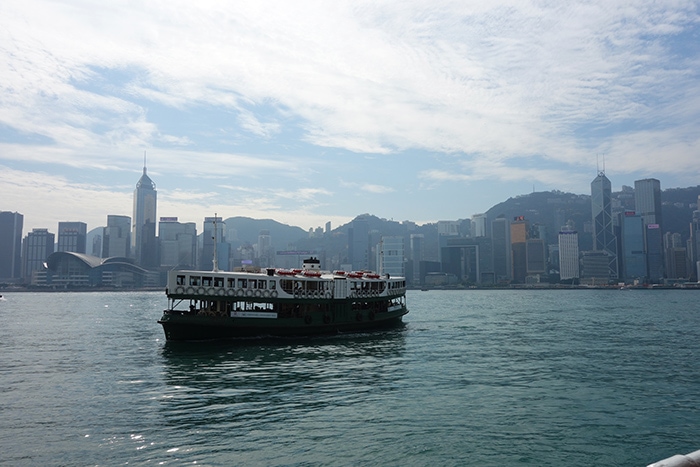 The star ferry crossing Victoria Harbour, Backpacking in Hong Kong for backpackers, Backpackers guide to Hong Kong, Hong Kong on a budget trip 