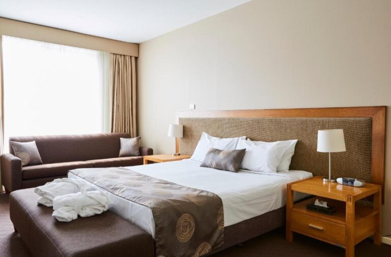 Mornington Hotel